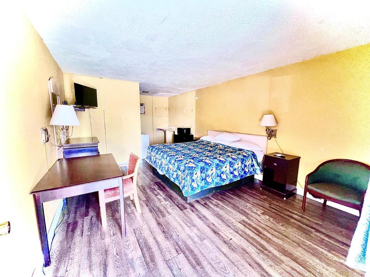 أرانسس باس Tropic Motel المظهر الخارجي الصورة