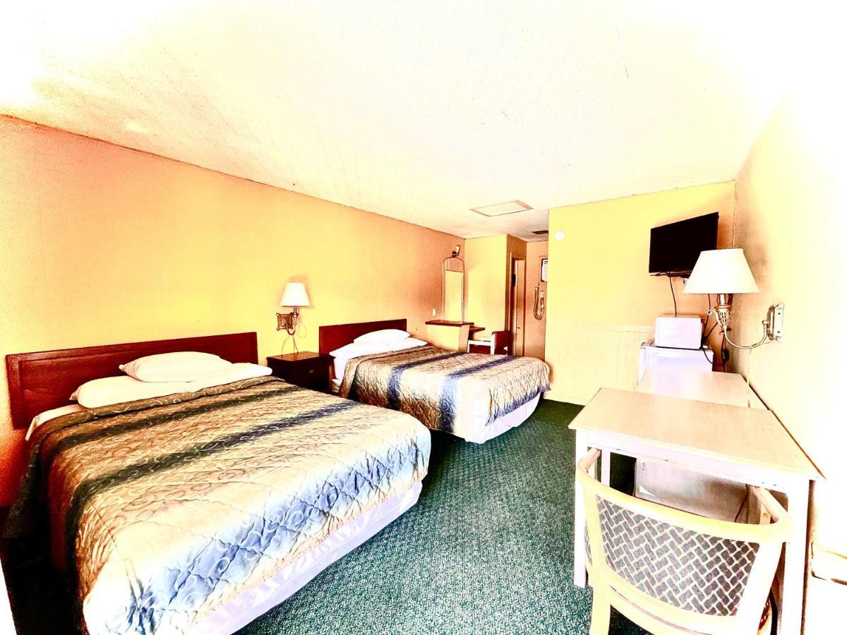 أرانسس باس Tropic Motel المظهر الخارجي الصورة