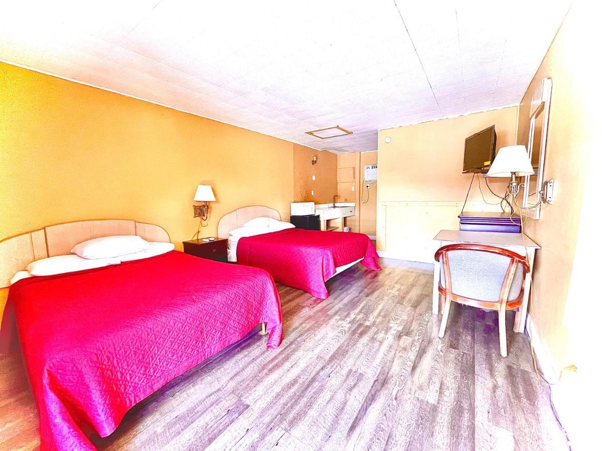 أرانسس باس Tropic Motel المظهر الخارجي الصورة