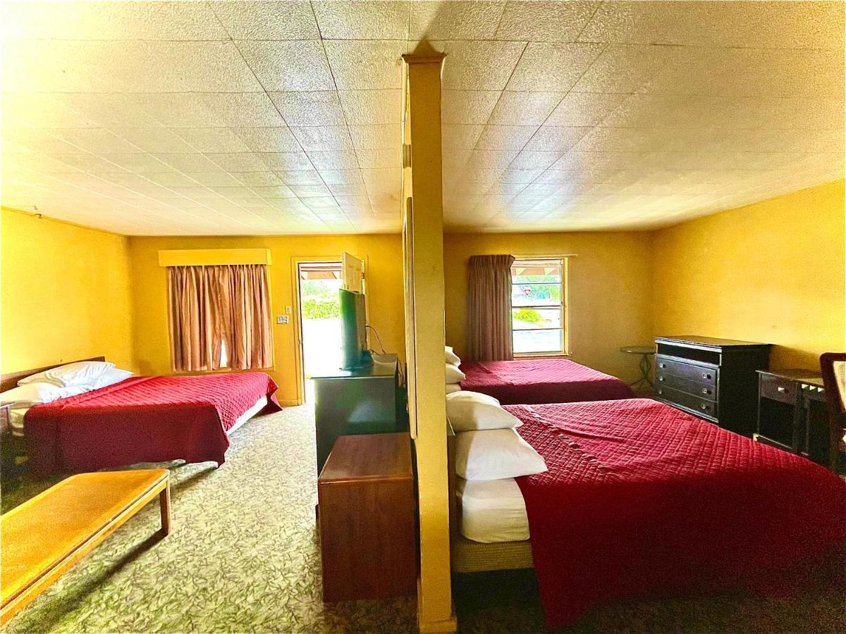أرانسس باس Tropic Motel المظهر الخارجي الصورة