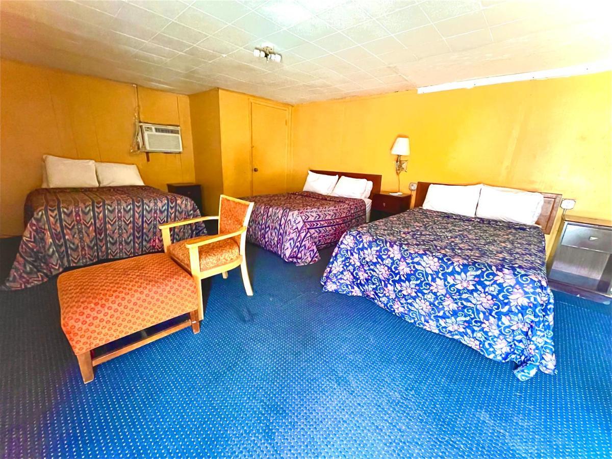 أرانسس باس Tropic Motel المظهر الخارجي الصورة