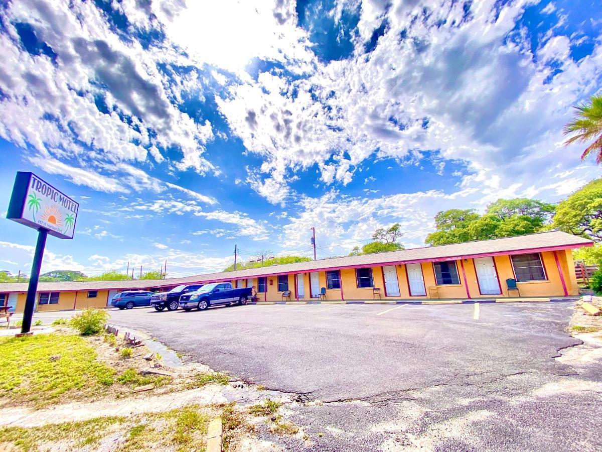 أرانسس باس Tropic Motel المظهر الخارجي الصورة