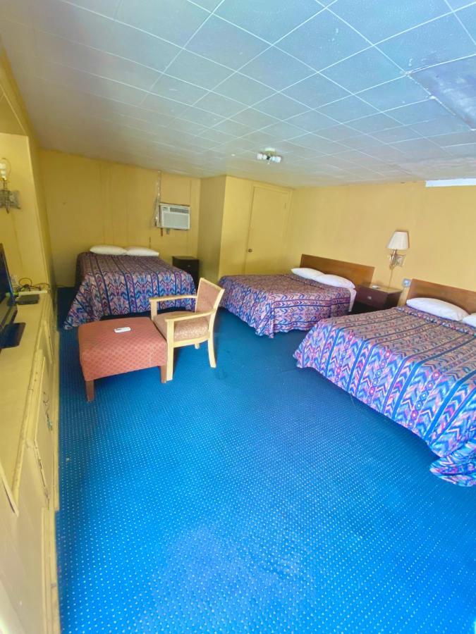 أرانسس باس Tropic Motel المظهر الخارجي الصورة