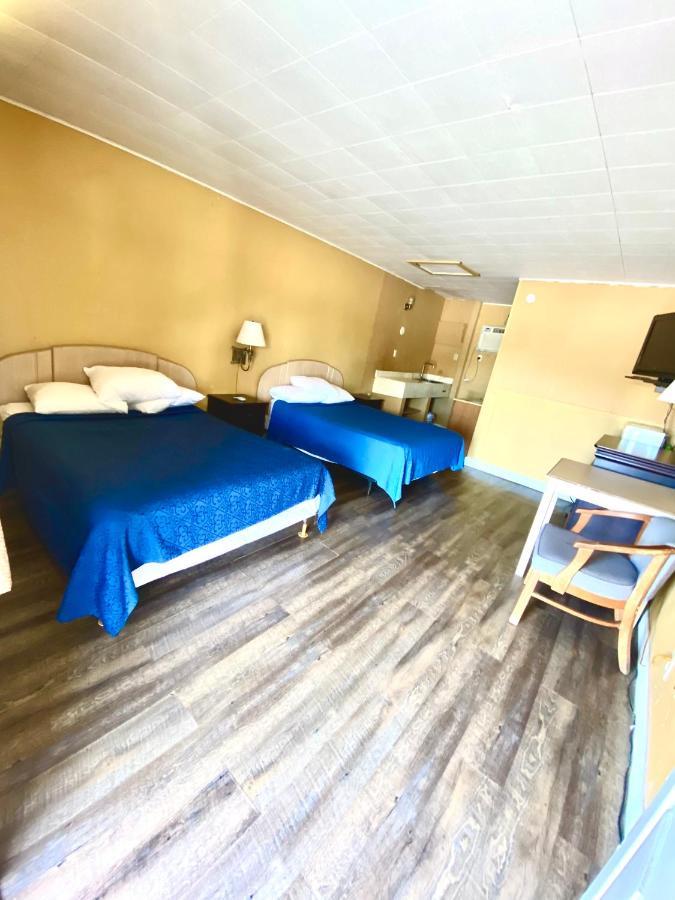 أرانسس باس Tropic Motel المظهر الخارجي الصورة