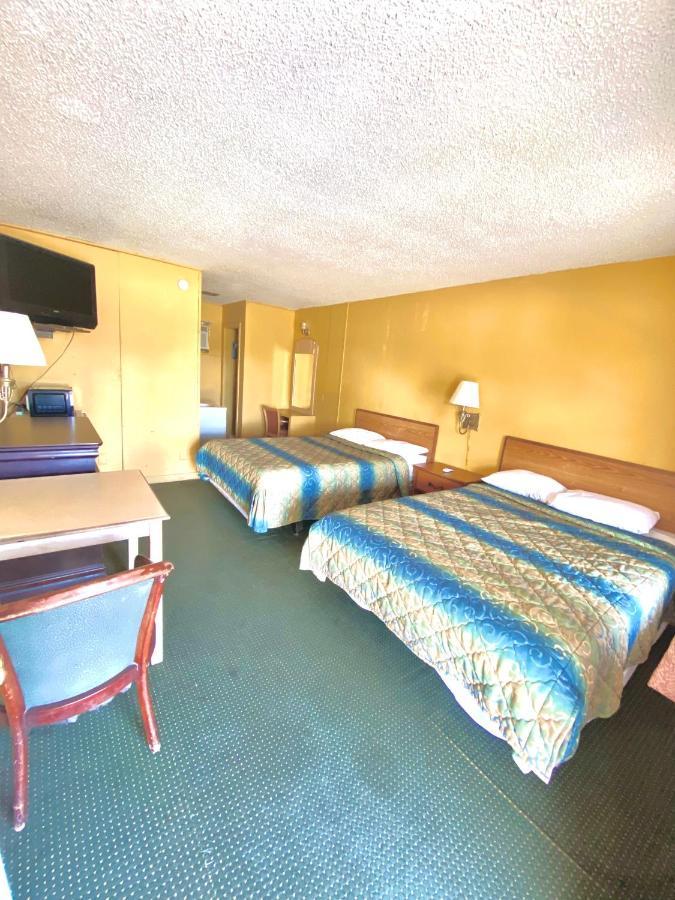 أرانسس باس Tropic Motel المظهر الخارجي الصورة